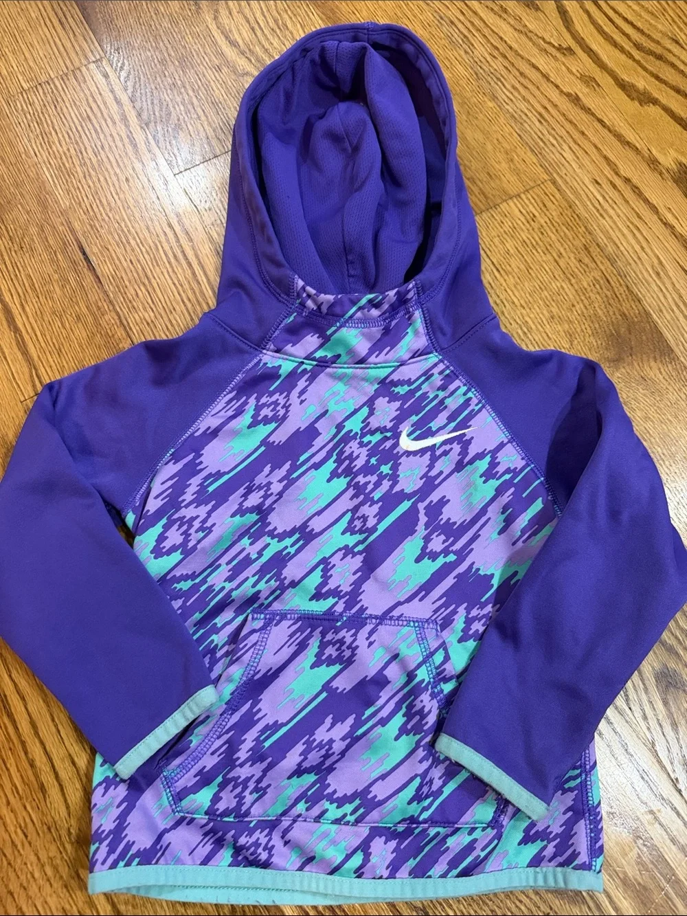Girl’s Nike Dri-Fit Hoodie/Sweatshirt. Size 3T. Good Used Condition.